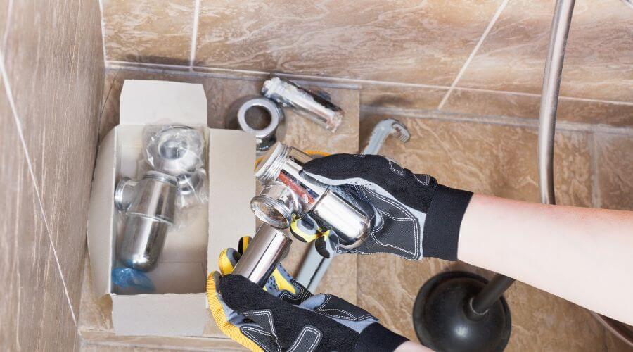Professional gutter cleaning in Alpine, AL